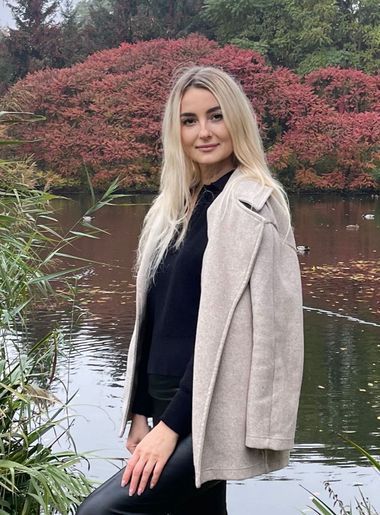 chat with women online Zoryna