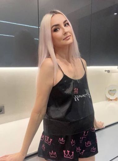 chat with women online Zoryna