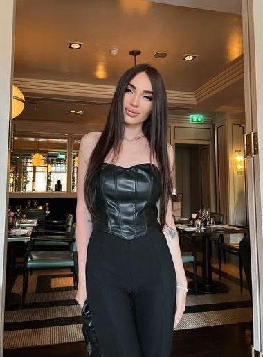 pretty russian women Anna