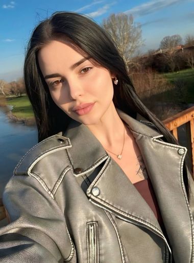 russian male order brides Nora